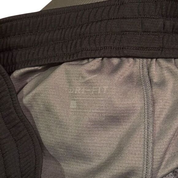 Nike Boys' Dri-Fit Elite Basketball Shorts L Dark Gray/Black - Picture 5 of 10